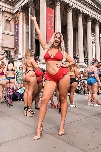 curvy gals are the finest